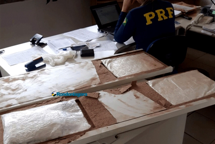 PRF prende jovem transportando 4 Kg de cocaína em ônibus com destino à Goiânia
