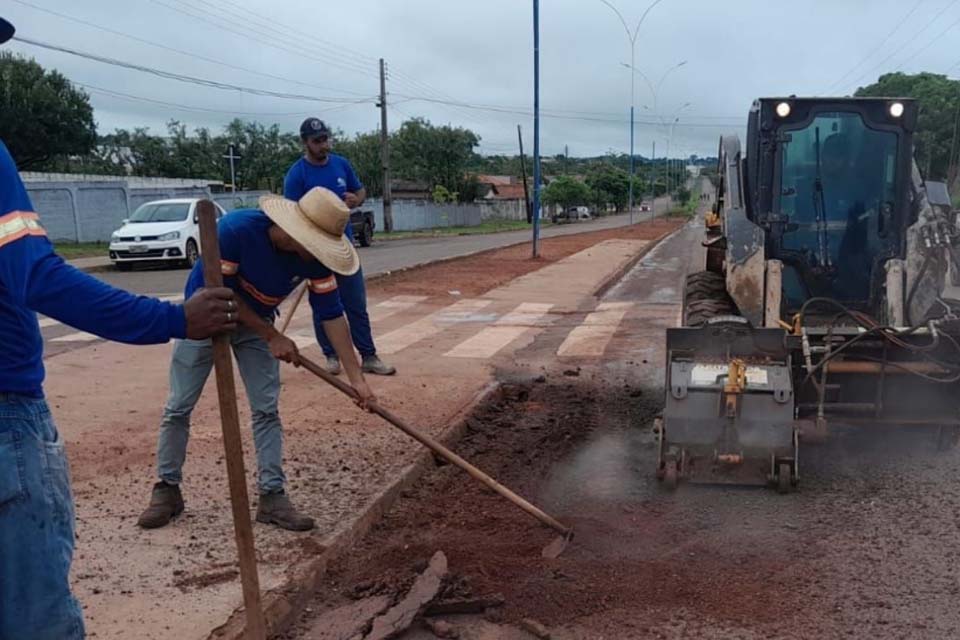 Prefeitura de Pimenta Bueno Realiza Operação Tapa-Buracos em Diversas Vias da Cidade