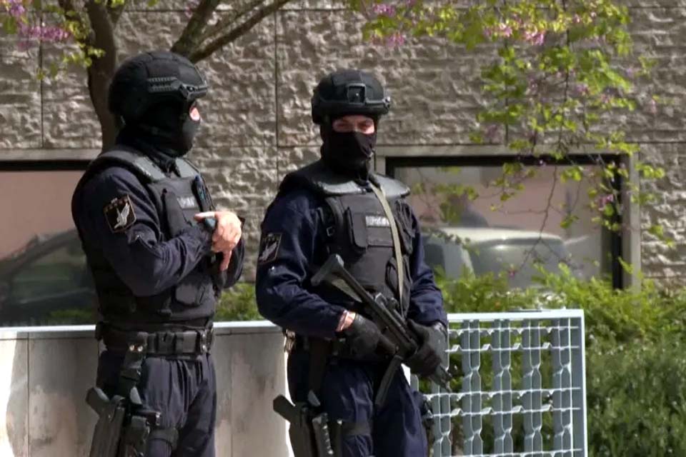 Homem armado com faca  invade centro muçulmano em Lisboa e mata duas pessoas