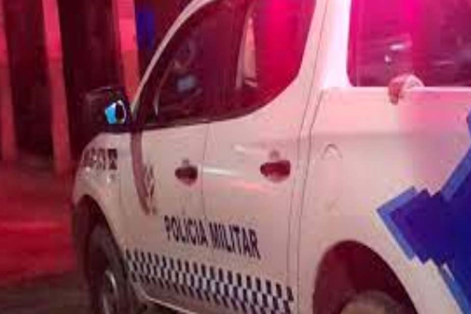 Jovem é alvejado a tiros sair de casa de forro em Ji-Paraná