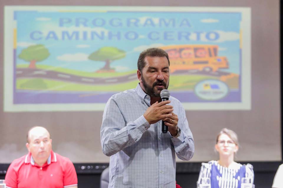 Hildon Chaves lança programa “Caminho Certo” e reajusta salário de motoristas e monitores do transporte escolar