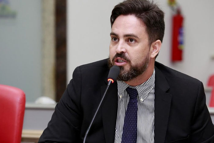 Léo Moraes indica alterações em leis que versam sobre cargos da Polícia Civil